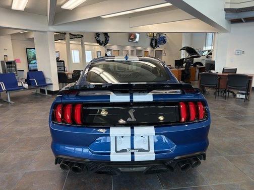 2022 Ford Shelby GT500 Base