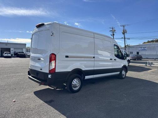 2022 Ford Transit-250 Base
