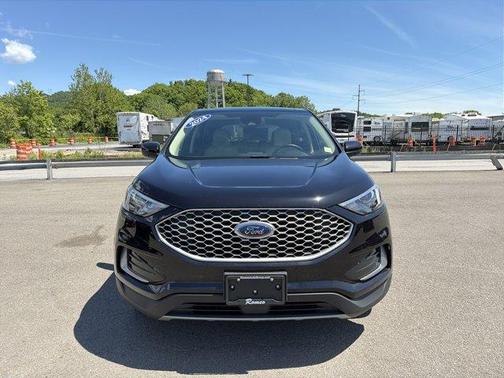 Black Metallic 2024 Ford Edge SEL