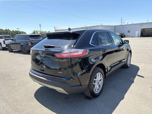 Black Metallic 2024 Ford Edge SEL