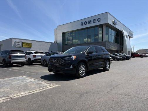 Black Metallic 2024 Ford Edge SEL