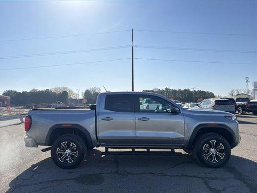 Sterling 2024 GMC Canyon AT4