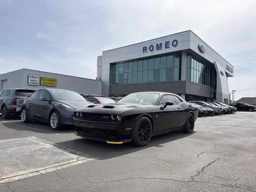 Pitch Black Clearcoat 2023 Dodge Challenger SRT Hellcat