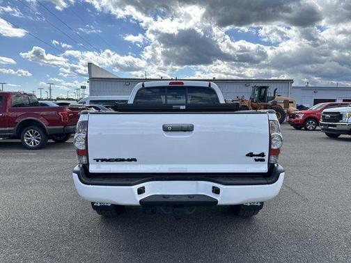 2015 Toyota Tacoma Base