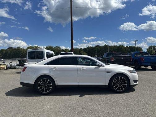 2019 Ford Taurus Limited