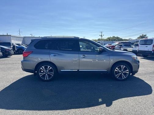 2020 Nissan Pathfinder Platinum