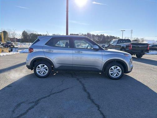 2023 Hyundai VENUE SE