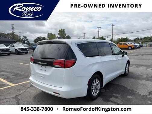 Bright White Clearcoat 2023 Chrysler Voyager LX
