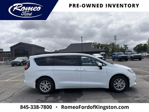 Bright White Clearcoat 2023 Chrysler Voyager LX