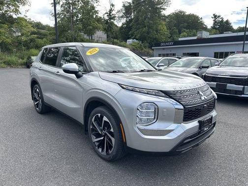 2022 Mitsubishi Outlander ES