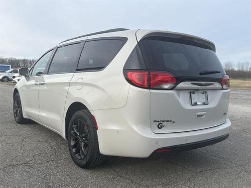 2020 Chrysler Pacifica L