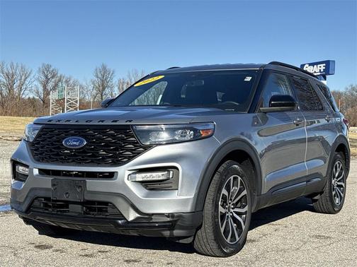 2022 Ford Explorer ST-Line