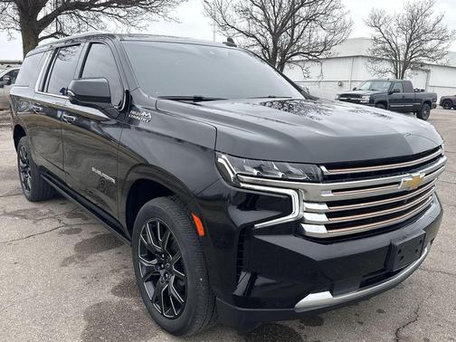 2023 Chevrolet Suburban 4WD High Country