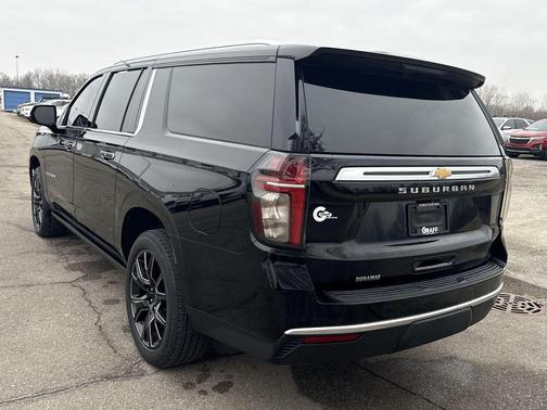 2023 Chevrolet Suburban 4WD High Country