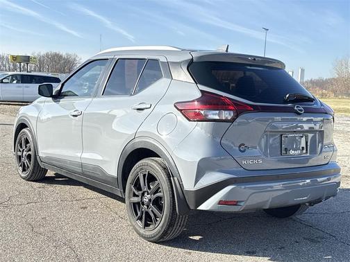 2022 Nissan Kicks SV