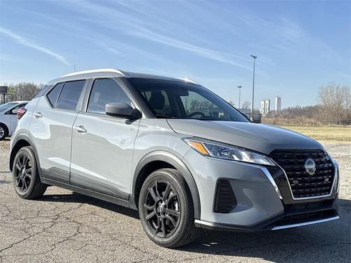 2022 Nissan Kicks SV