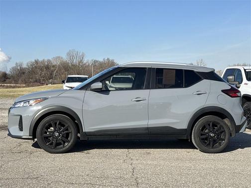 2022 Nissan Kicks SV