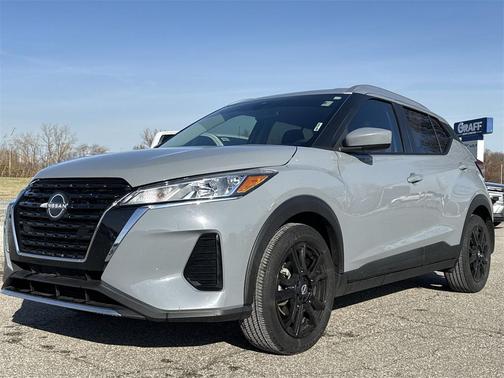 2022 Nissan Kicks SV