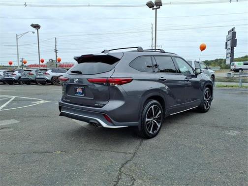 2022 Toyota Highlander XSE