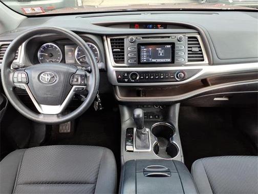 2017 Toyota Highlander LE