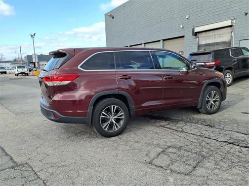 2017 Toyota Highlander LE
