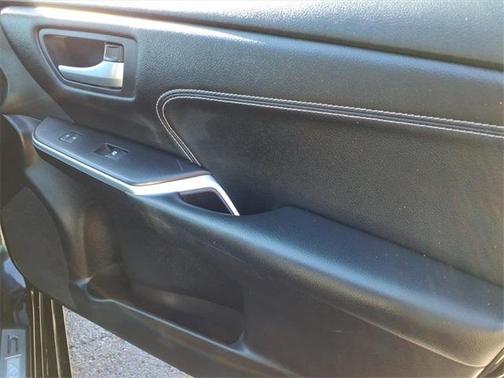 2016 Toyota Camry XLE