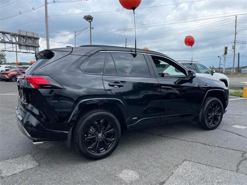 2022 Toyota RAV4 Hybrid SE