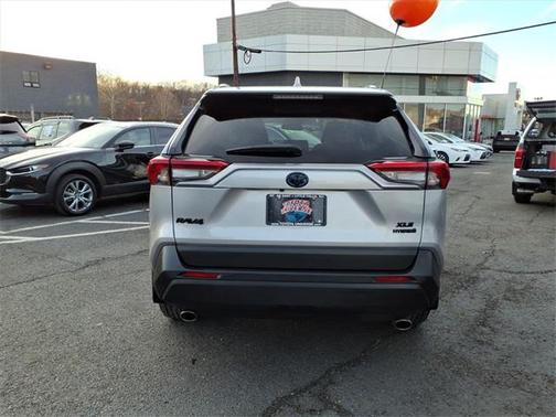 2024 Toyota RAV4 Hybrid XLE