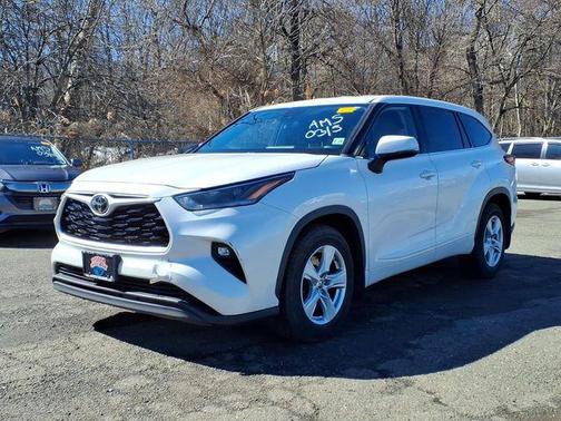 2021 Toyota Highlander LE