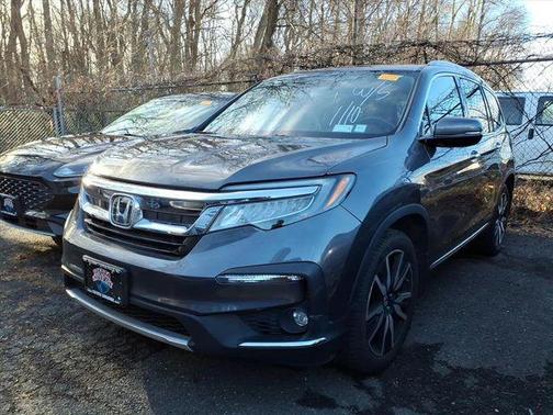 2022 Honda Pilot Touring 8-Passenger