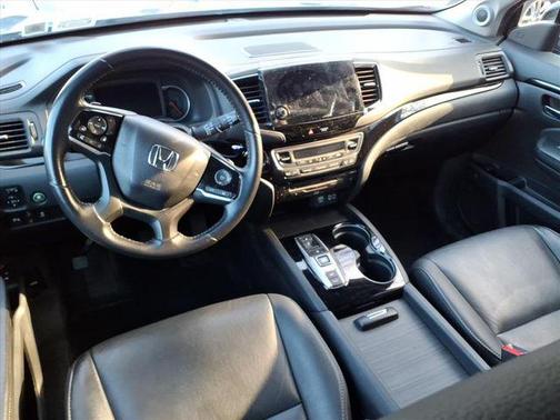 2022 Honda Pilot Touring 8-Passenger