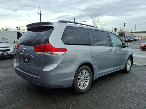 2014 Toyota Sienna XLE