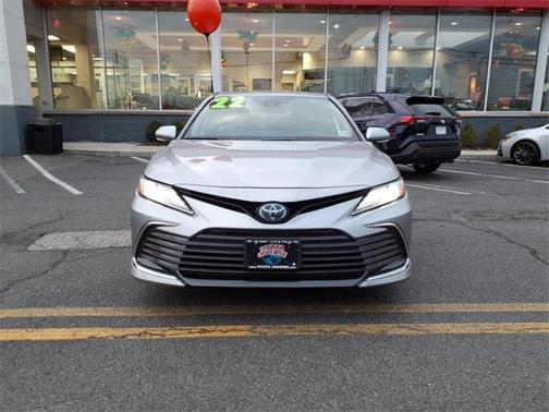 2022 Toyota Camry Hybrid XLE