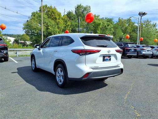 2022 Toyota Highlander LE
