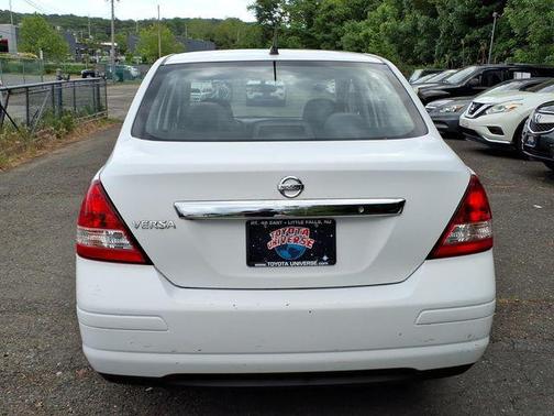 Fresh Powder 2010 Nissan Versa 1.8 S