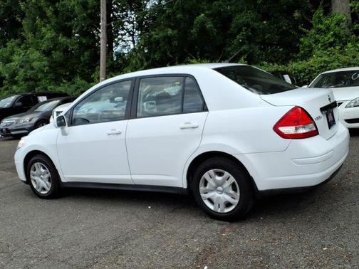 Fresh Powder 2010 Nissan Versa 1.8 S