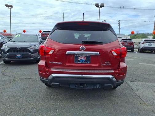 2017 Nissan Pathfinder Platinum