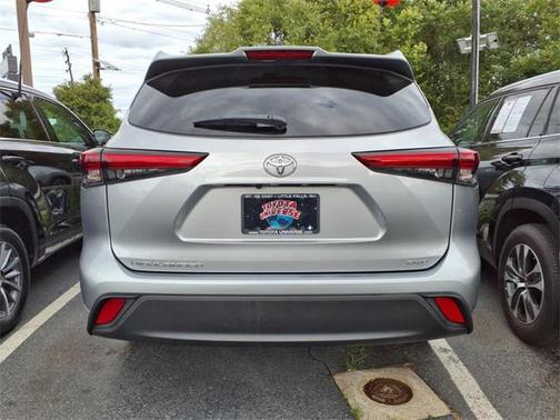 2022 Toyota Highlander L