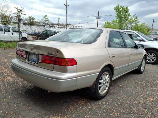 Cashmere Beige Metallic 2001 Toyota Camry