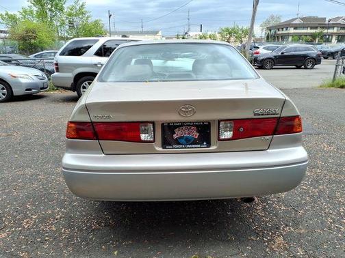 Cashmere Beige Metallic 2001 Toyota Camry