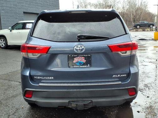 Shoreline Blue Pearl 2017 Toyota Highlander XLE