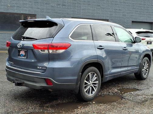 Shoreline Blue Pearl 2017 Toyota Highlander XLE