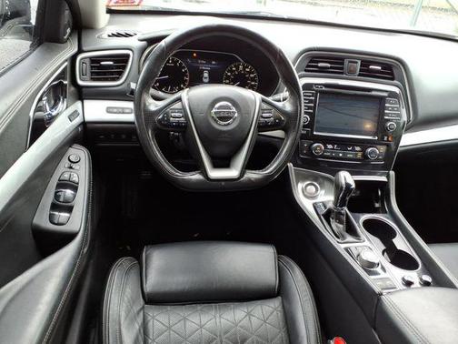 Pearl White 2017 Nissan Maxima 3.5 Platinum