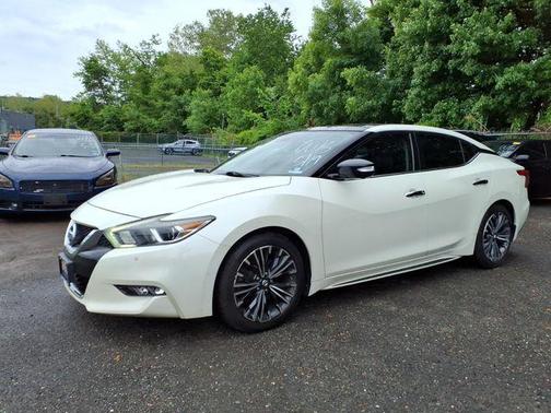Pearl White 2017 Nissan Maxima 3.5 Platinum