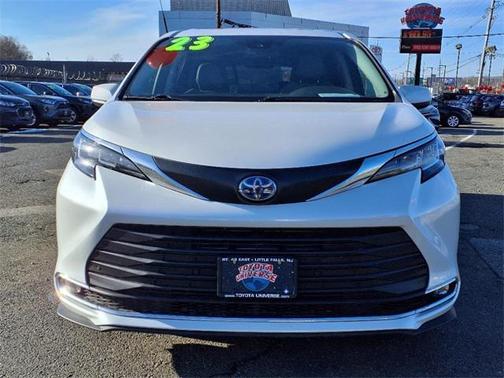 2023 Toyota Sienna XLE 7 Passenger