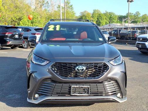 Magnetic Gray Metallic 2021 Toyota Highlander XSE