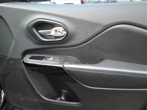 2019 Jeep Cherokee Altitude