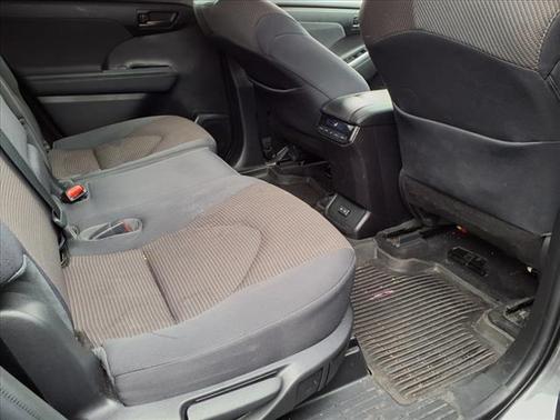 2022 Toyota Highlander L
