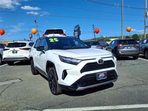 2025 Toyota RAV4 Hybrid SE
