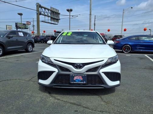 2022 Toyota Camry SE